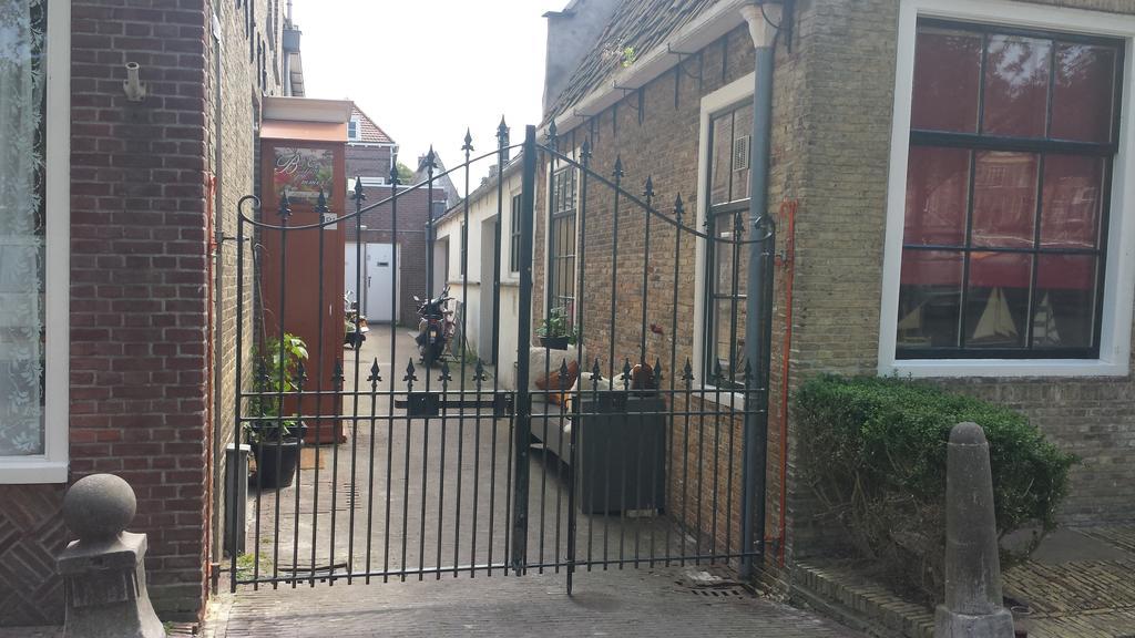 Logies Ommes! Harlingen Exterior foto